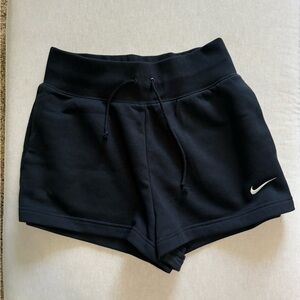 Nike women’s black high rise sweat shorts - size small